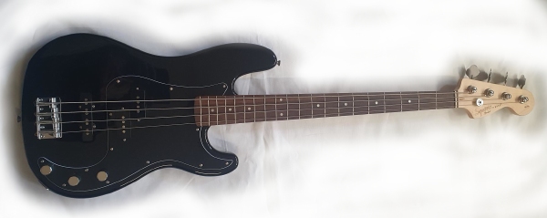 Squier Afinity P bass